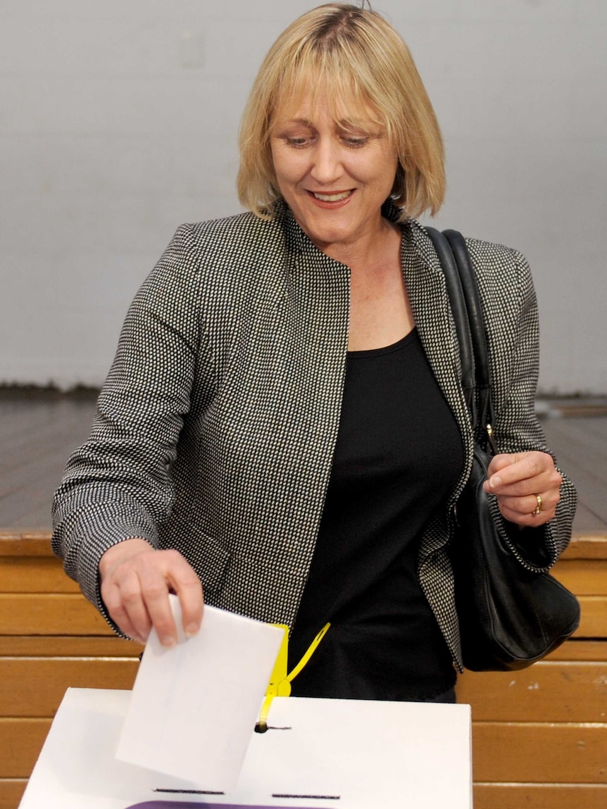 In Ginninderra, Greens Leader Meredith Hunter is edging out Labor candidate Yvette Berry for the fifth seat.