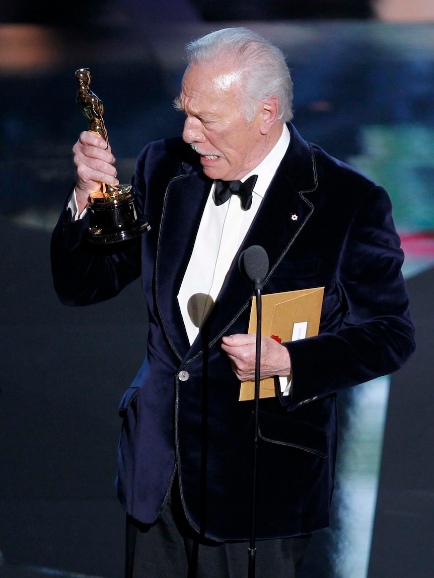 Christopher Plummer accepts the Oscar for best supporting actor