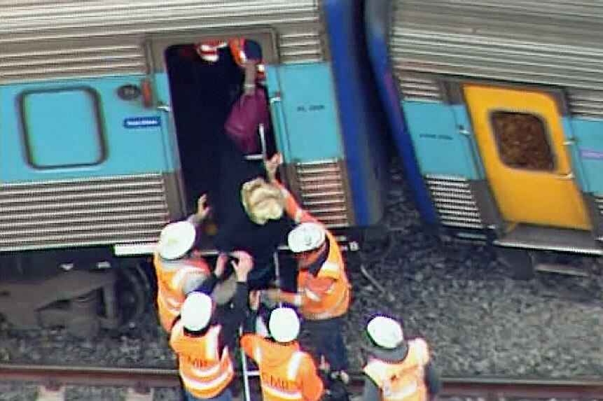 Train derails at North Melbourne