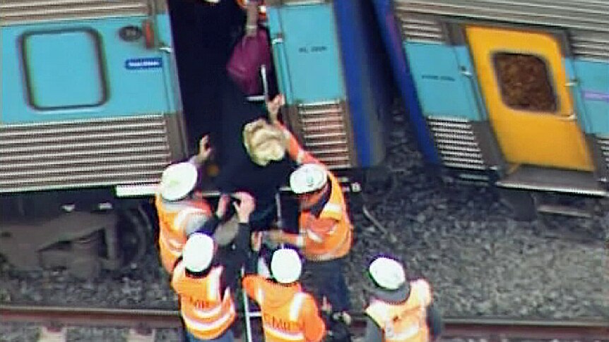 Train derails at North Melbourne