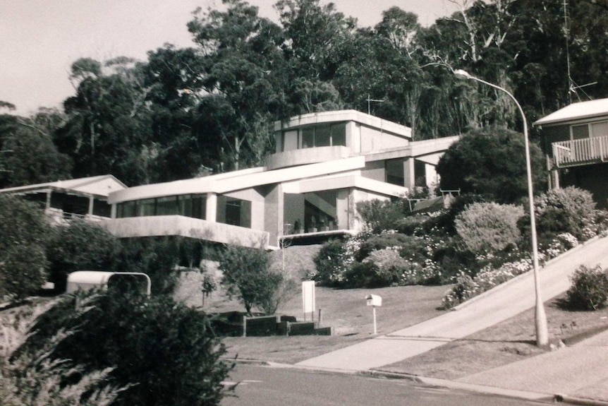 The house before it was burnt down