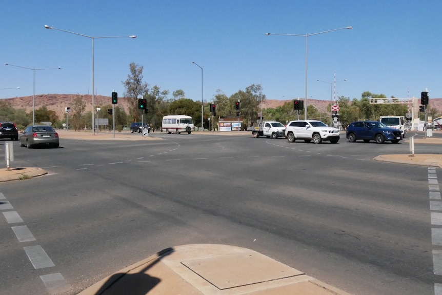 A photo of an intersection.