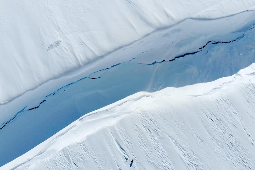 The growing chasm in Antarctica's Brunt Ice Shelf