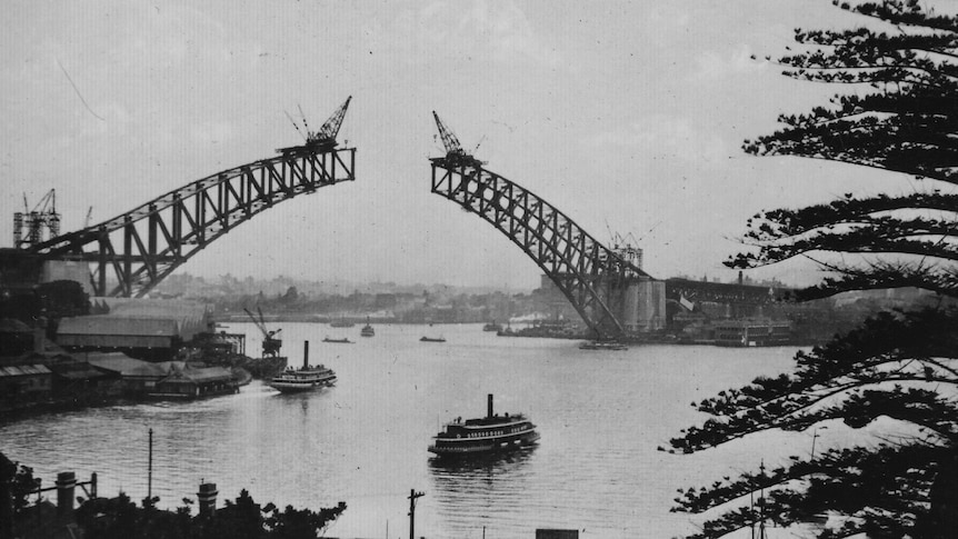 Photo from Lavender Bay c.1931 looking at the Sydney Harbour Bridge during its construction