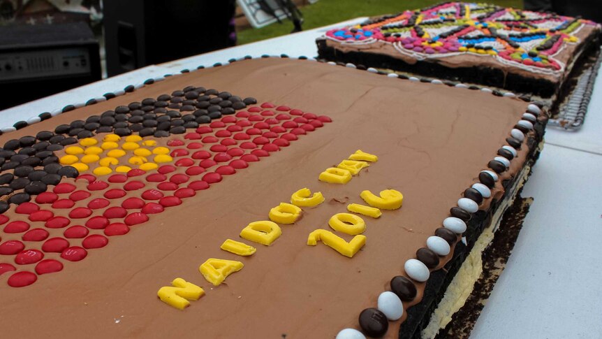 'NAIDOC week 2016' iced on a cake.
