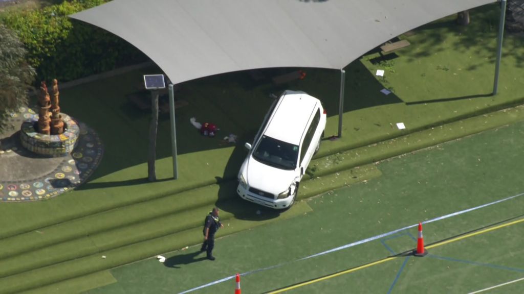Children hit after car crashes through fence of a Melbourne primary ...