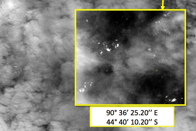 Satellite image of possible MH370 debris