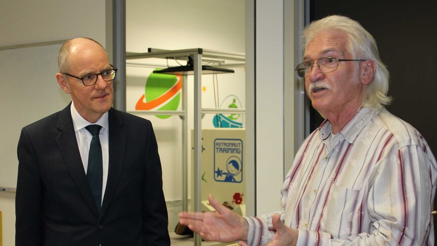 British Schools Minister Nick Gibb meets with Professor Stephen Crain.