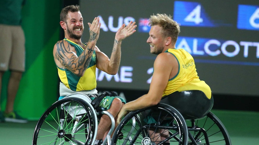 Heath Davidson and Dylan Alcott winning gold