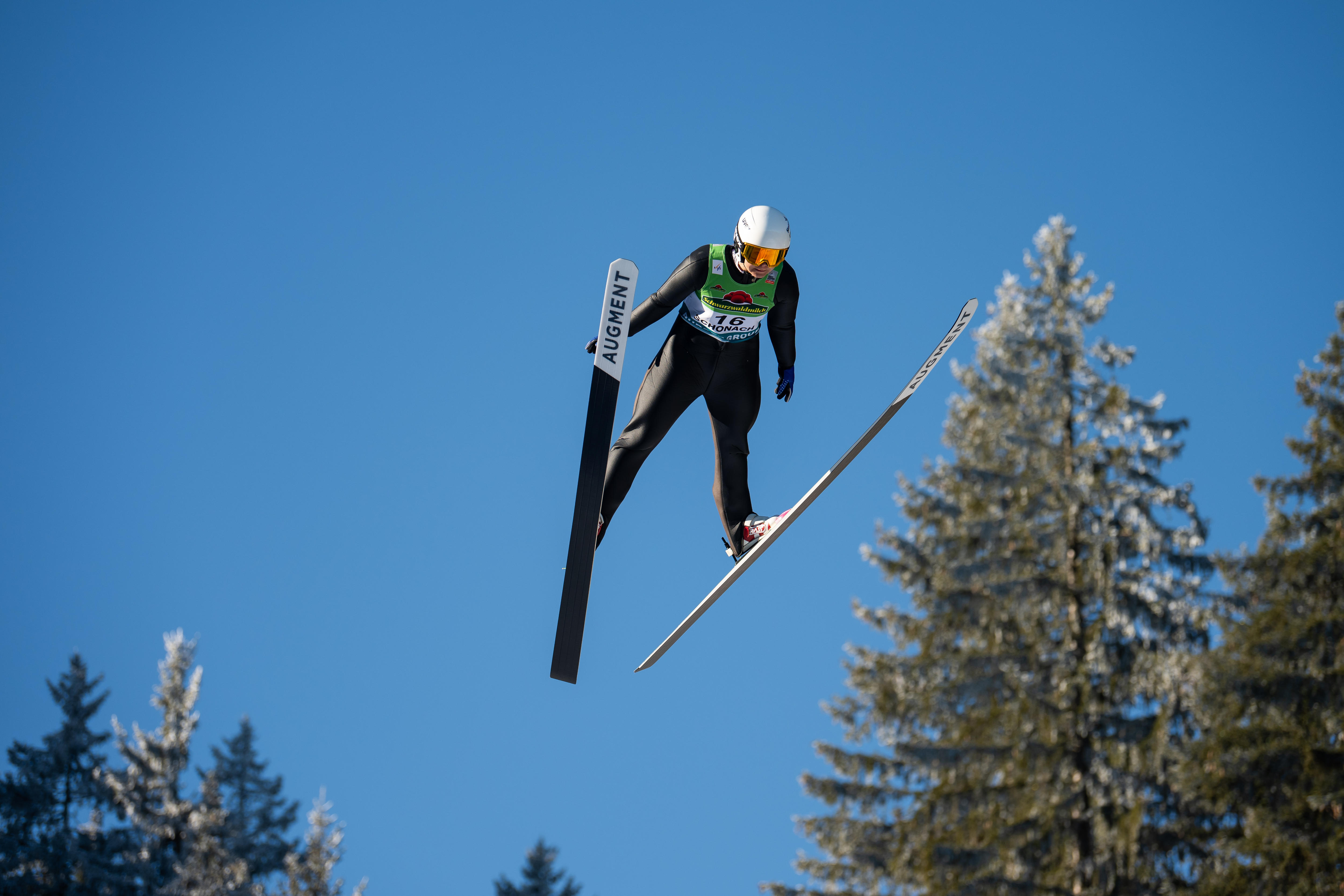 Annika Malacinski ski jumps
