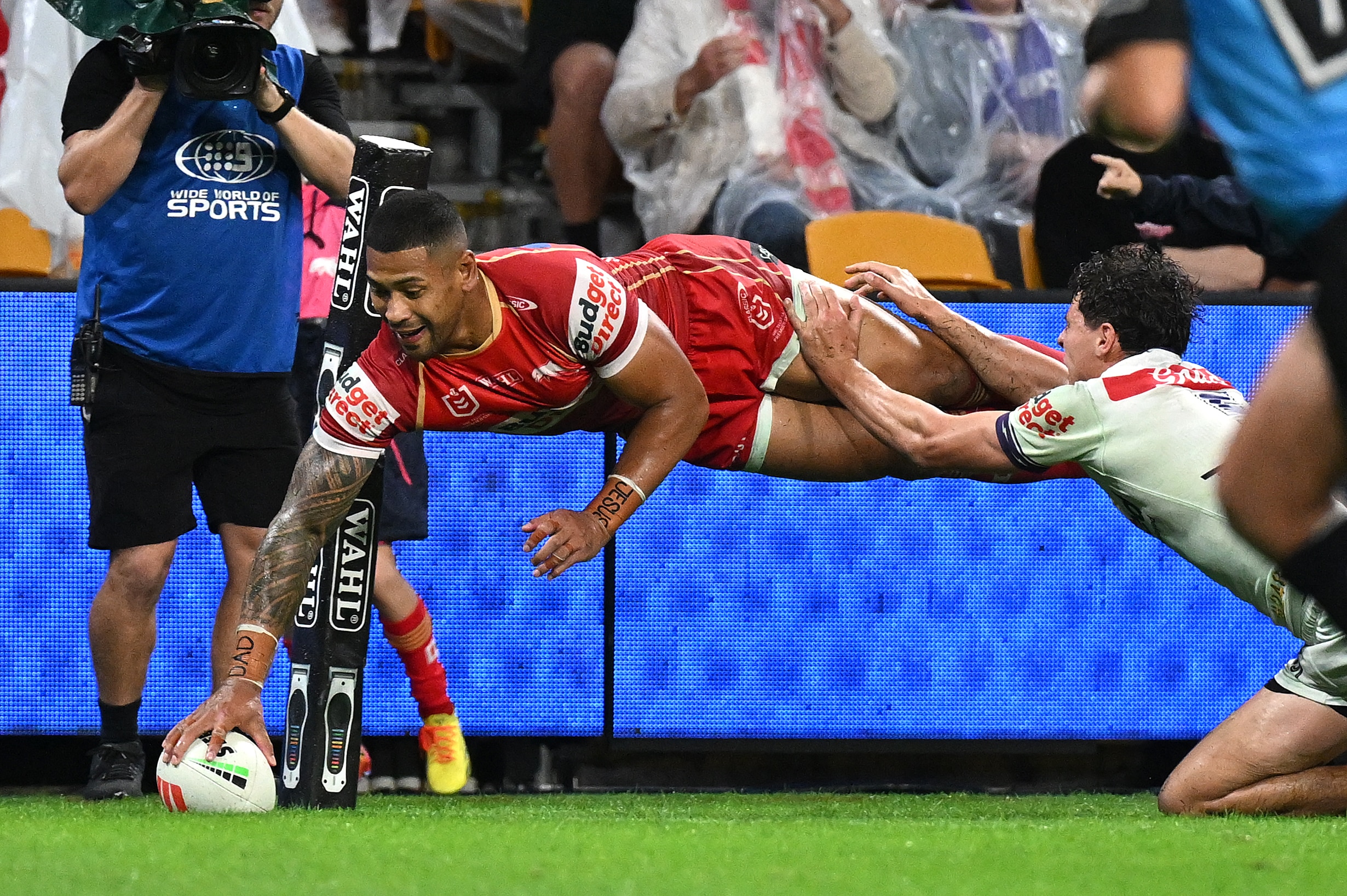 What's behind Bulldogs vs Cowboys — image 3