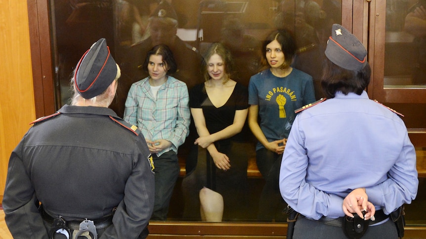 Pussy Riot members wait for verdict