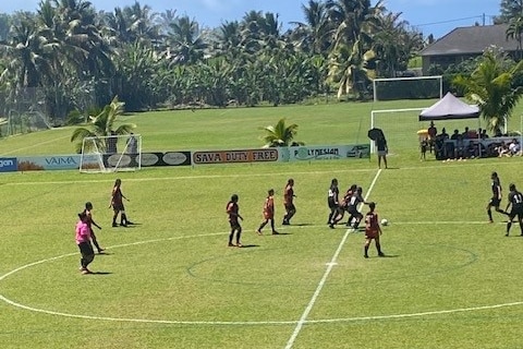 Picture of girls playing football in Cook Islands