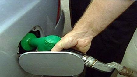 The ACCC says recent falls in international oil prices are not being passed on to consumers.