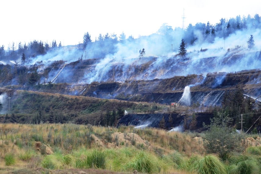 Hazelwood mine fire showing mine face and smoke