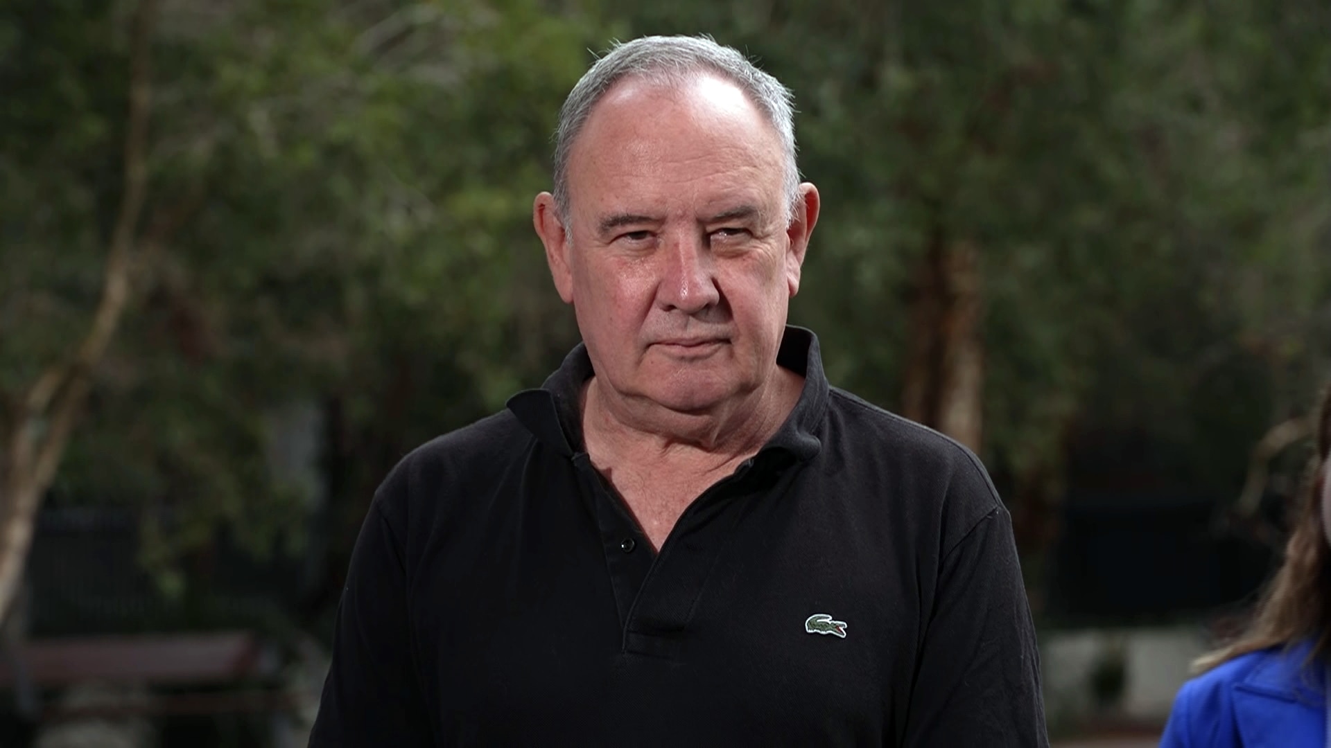 Stephen Albin, director ejecutivo de la Animal Welfare League NSW, habla con los medios