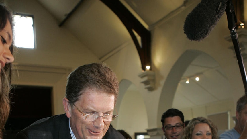 Ted Baillieu casts his vote