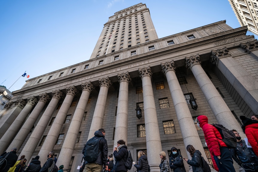 An exterior shot of a courthouse.