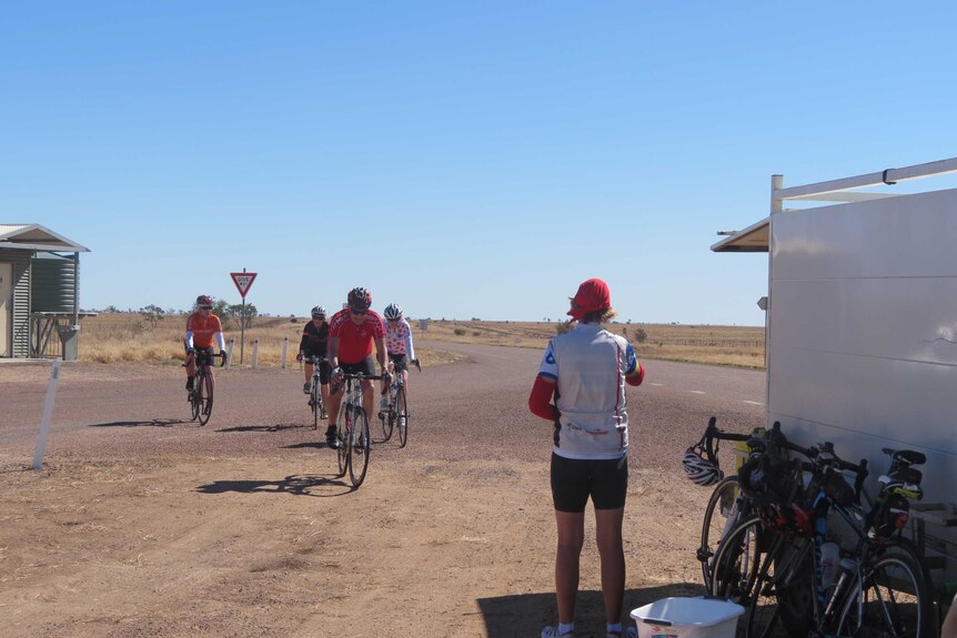 Cyclists experience outback Qld on riding holiday