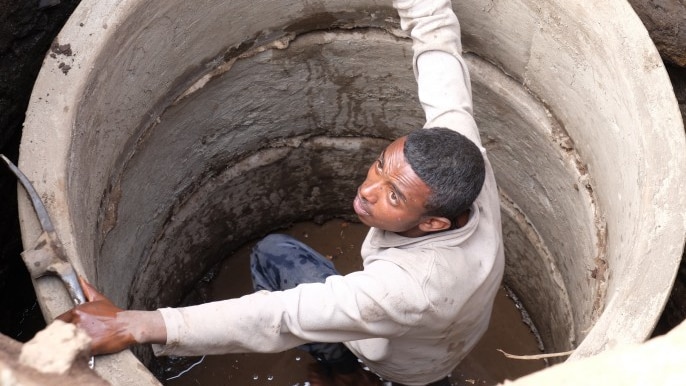 Well construction in Ethiopia, Water For A Village project.