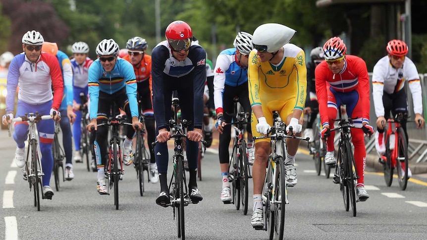 Australia's Michael Rogers (R) chats to Britain's Bradley Wiggins at the London Olympics.