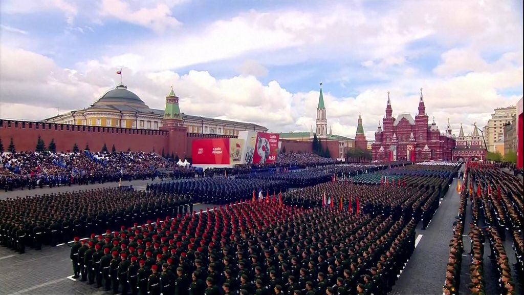 What We Learnt From Putin And Zelenskyy's Rival Victory Day Speeches ...