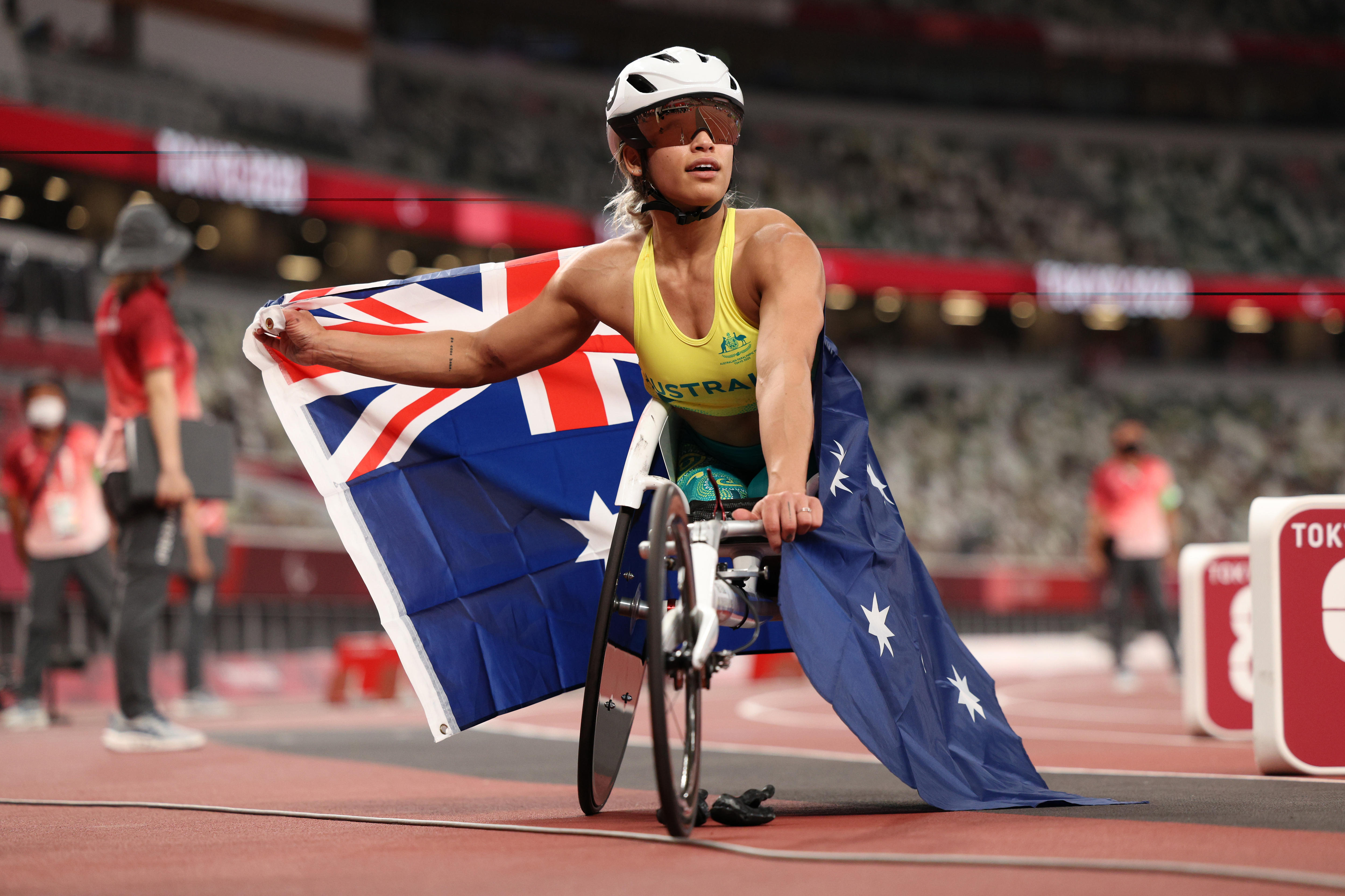 'Miracle' Swimmer Alexa Leary And Wheelchair Marathon Star Madison De ...