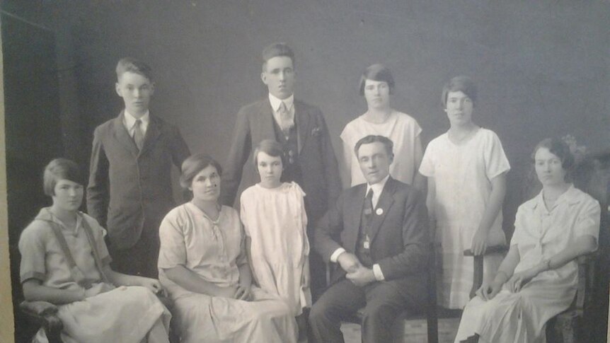 Black and white photo of family living in Australia during the 1920s or 30s