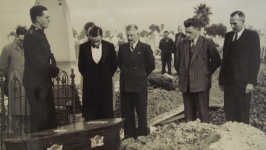 Somerton Man burial at West Terrace Cemetery in Adelaide in June 1949.