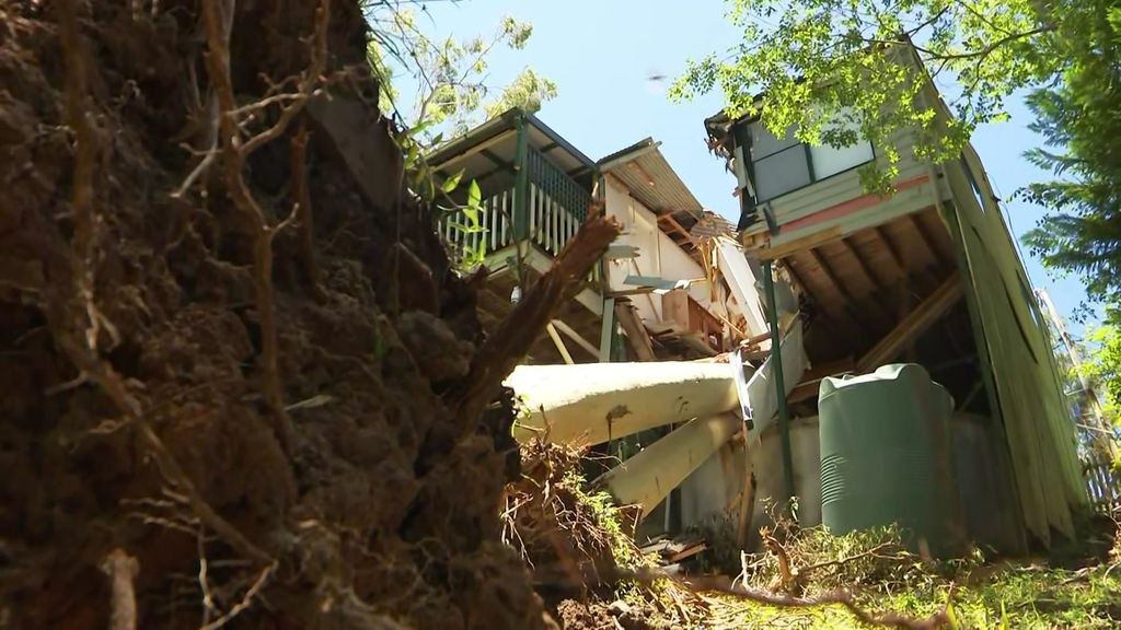 Thousands of Gold Coast hinterland homes still without power and water ...