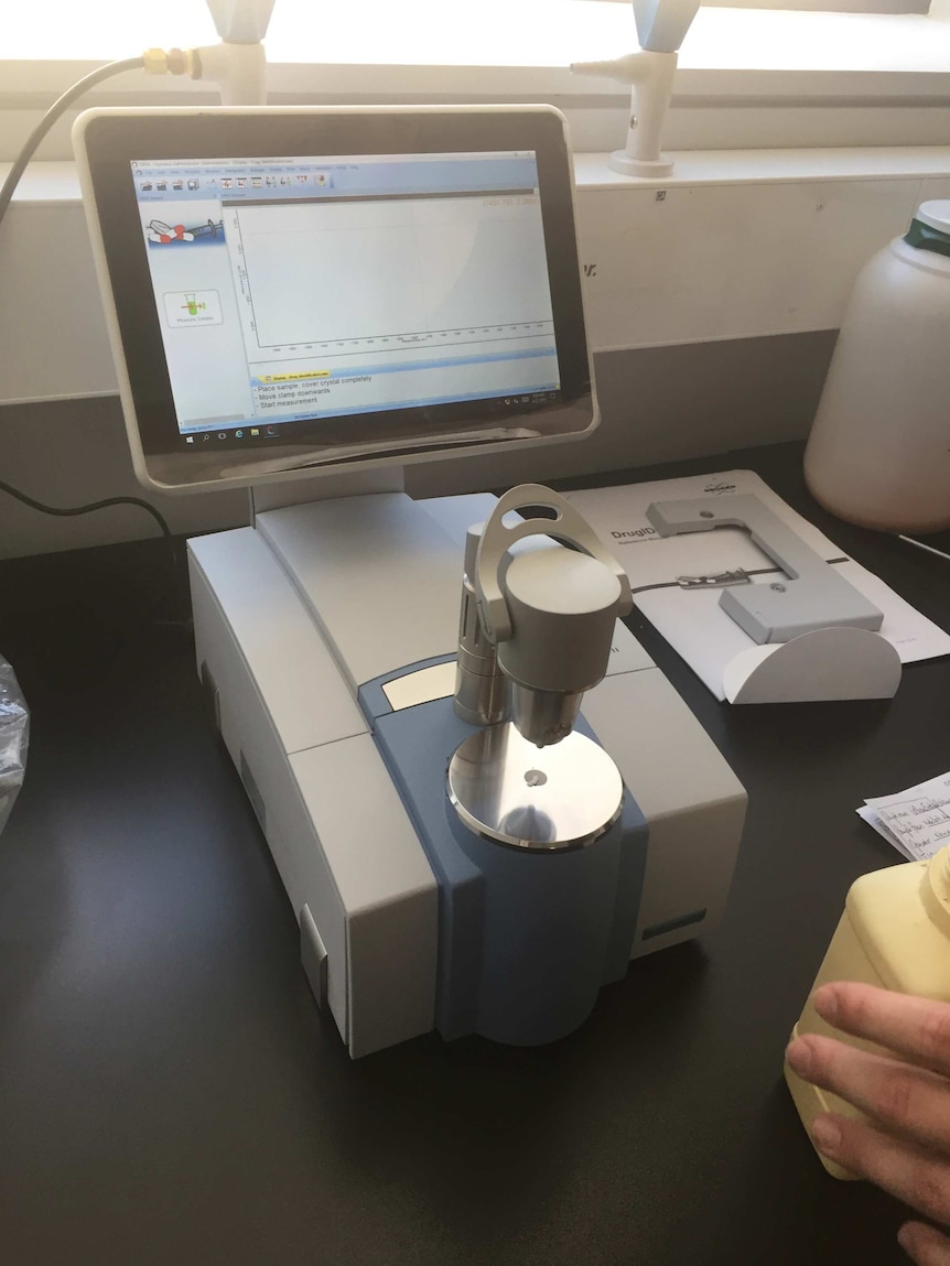 A machine used to test drugs in a lab.