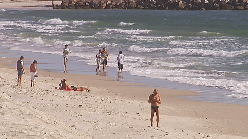 Man drowned at West Beach