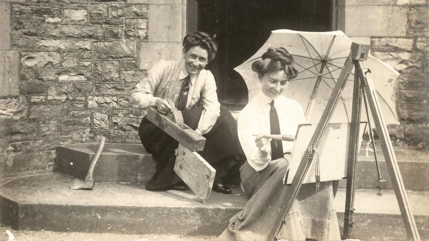 Eirene Mort (right) and Nora Weston, c1905.