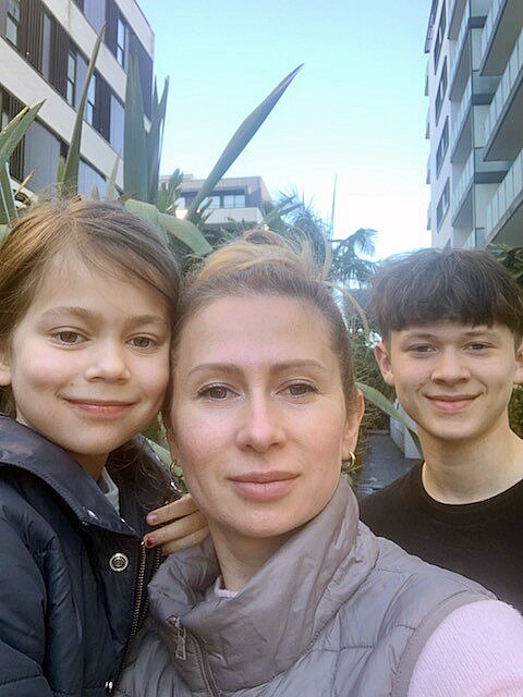 ukrainian refugees living in australia due to the war Alla Storozhuk with son Mykola and daughter Yeseniia