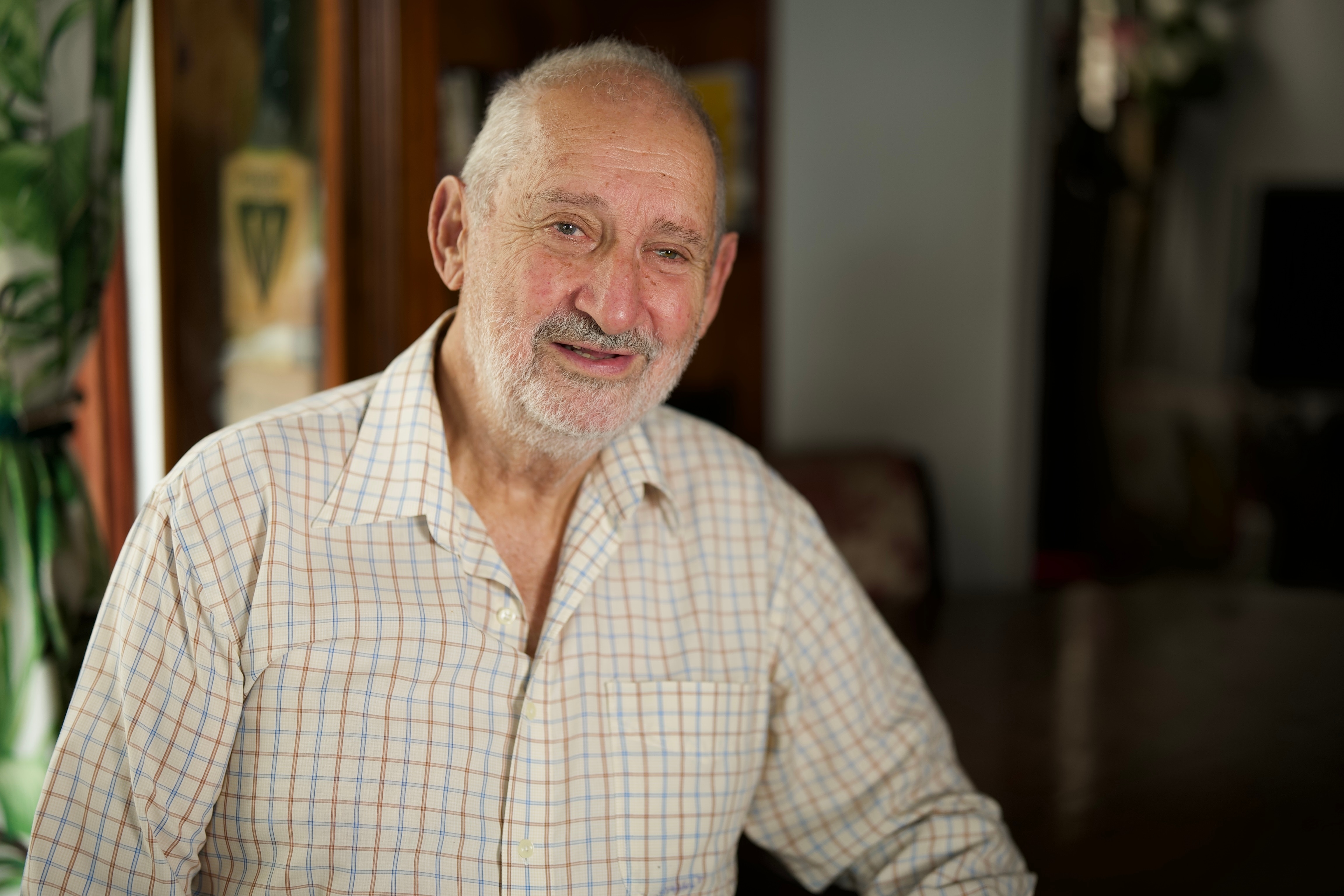 Писатель и журналист по крикету Майк Кауард.