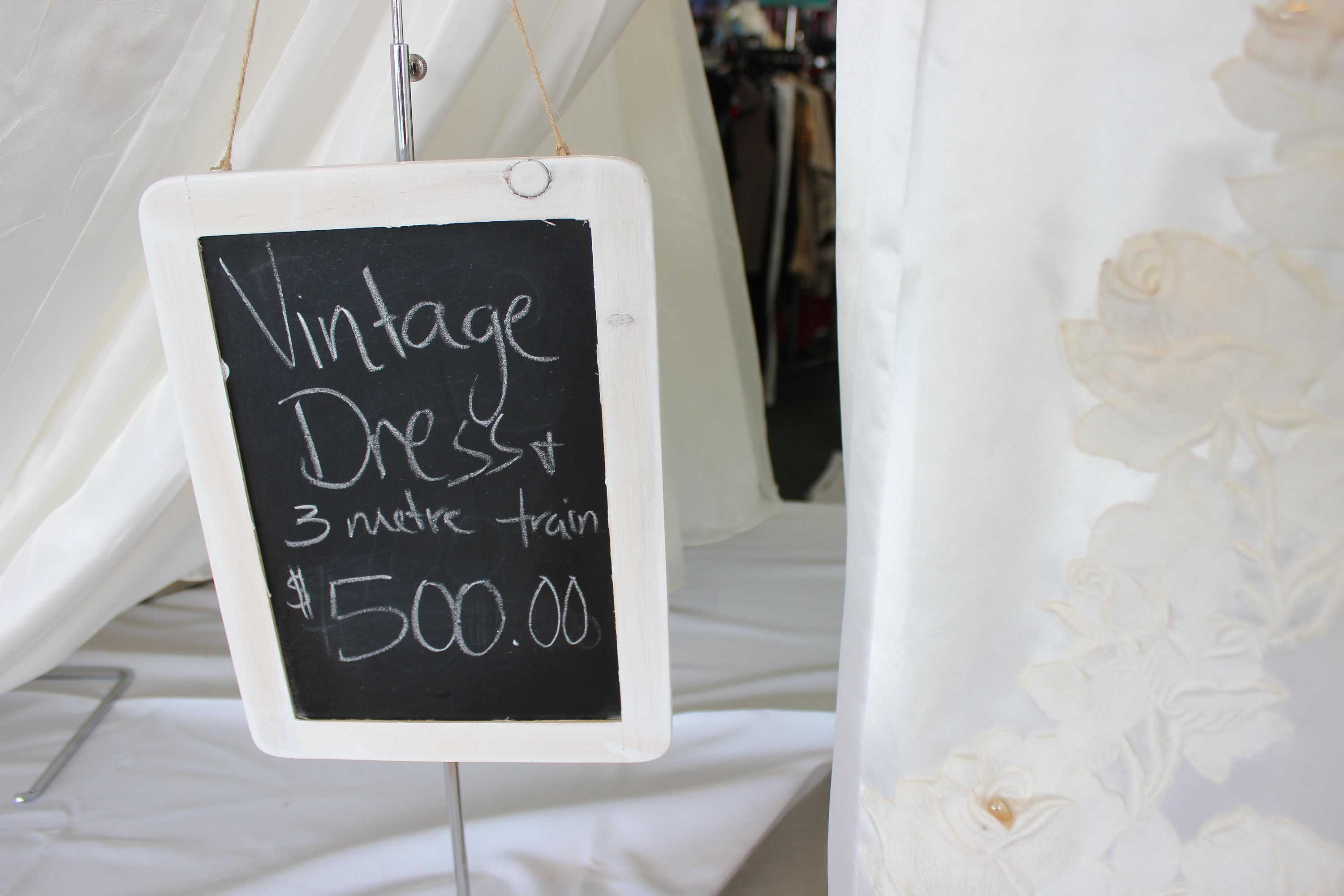 Secondhand wedding dresses tour Queensland for budget conscious bridestobe with heart ABC News