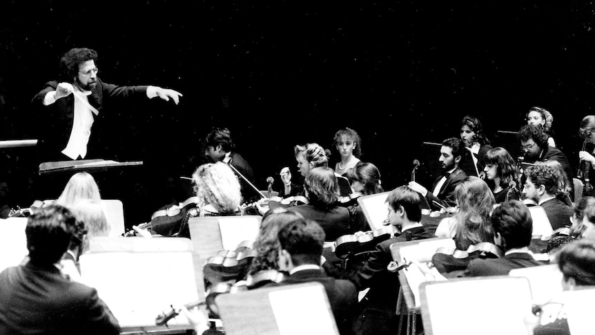 Giuseppe Sinopoli conducting the Orchestra Giovanile Italiana