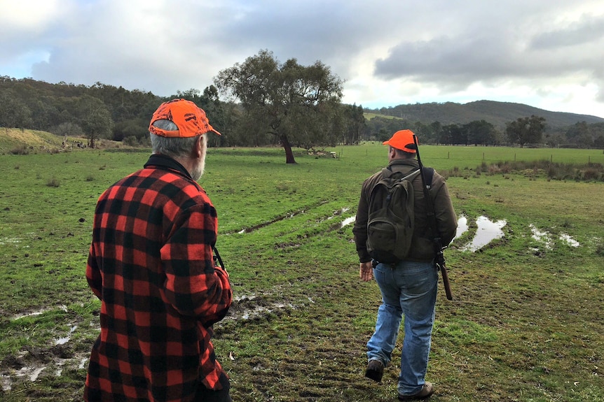 Peter McDonell and Barry Howlett hunting