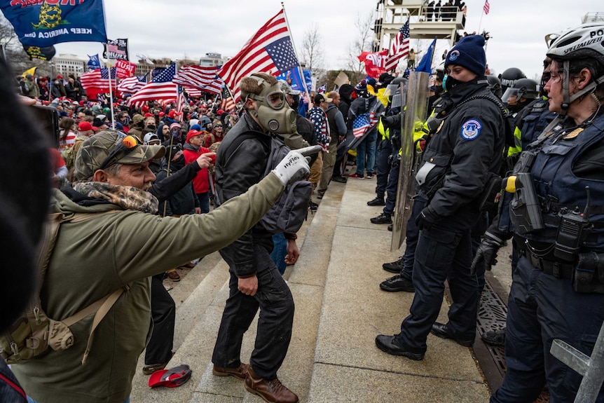 Rioters outside the Capitol building