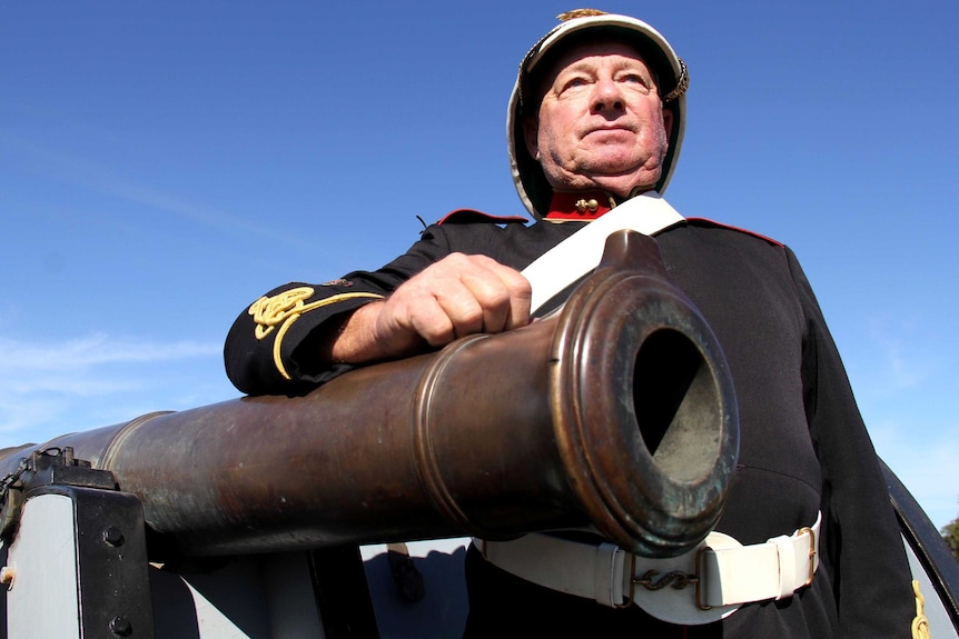 Bob Chatburn with field gun