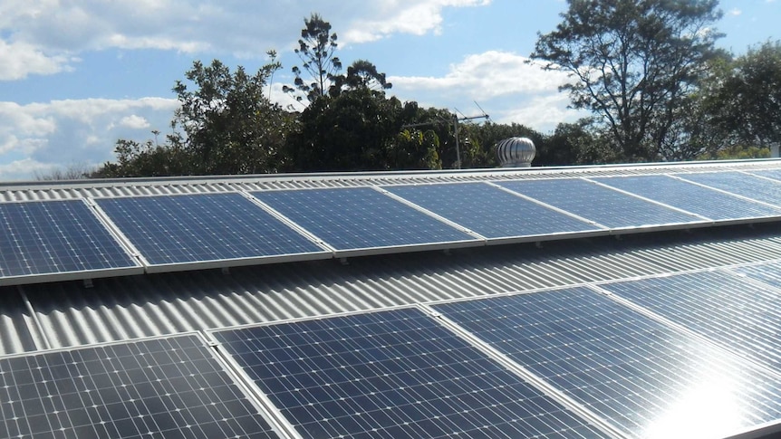 Solar power growth modelling flawed, energy tariffs could soar: UWA study -  ABC News
