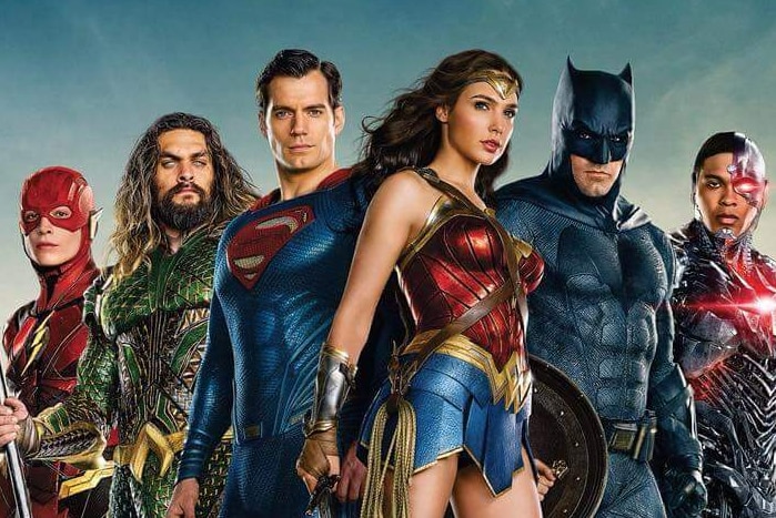 The Flash, Aquaman, Superman, Wonder Woman, Batman and Cyborg.