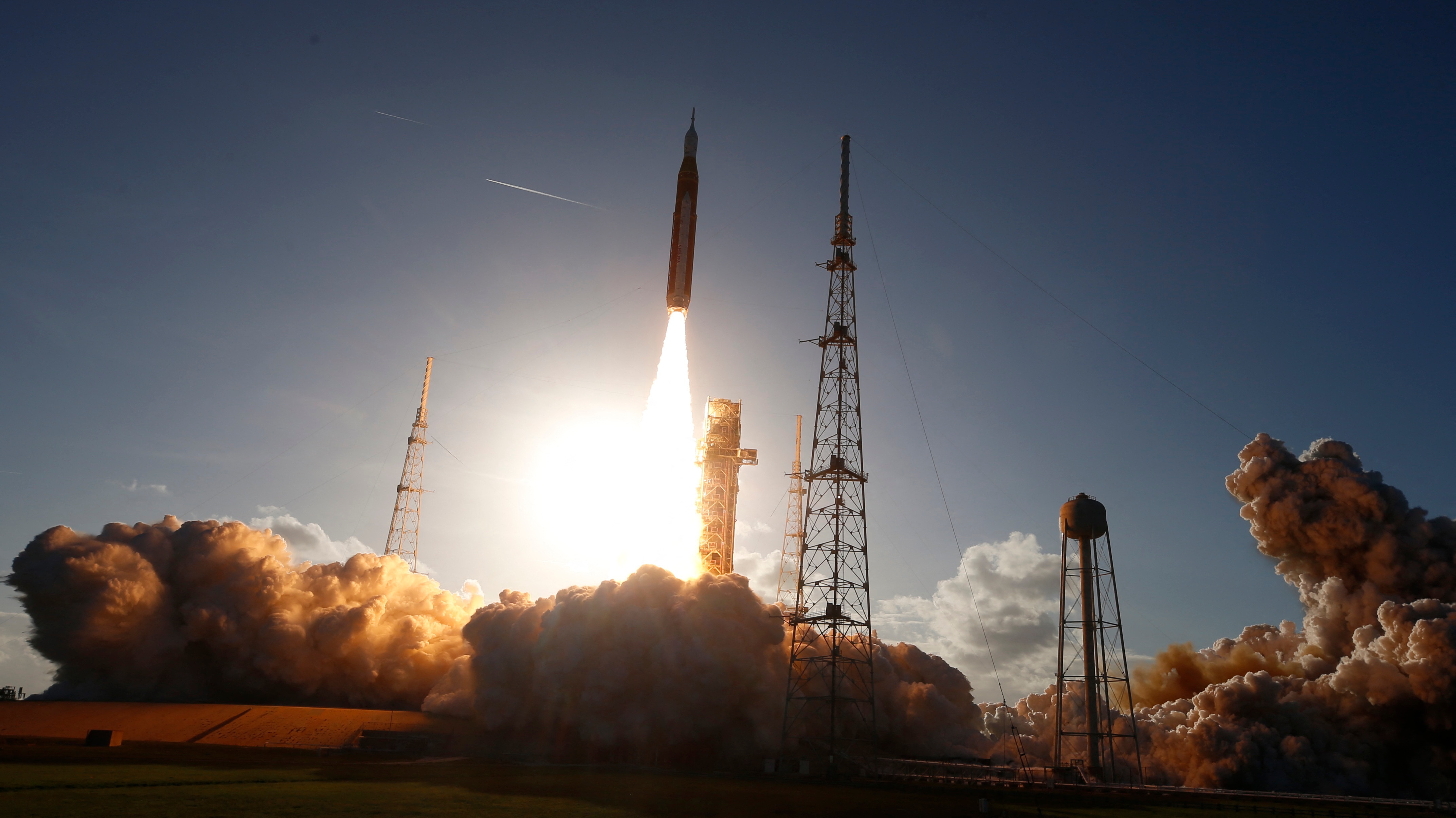 Artemis II blasts off from Cape Canaveral on ABC Adelaide