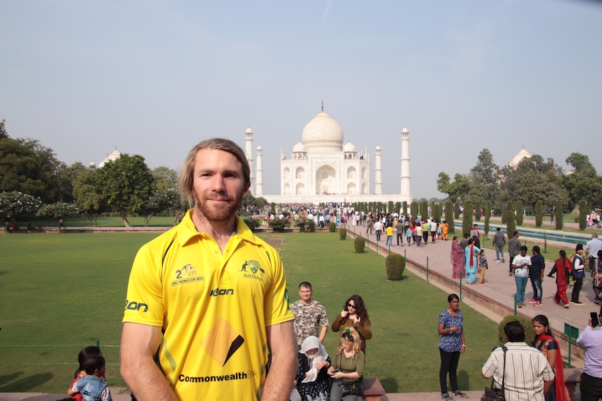 Zac King poses in front of the Taj Mahal
