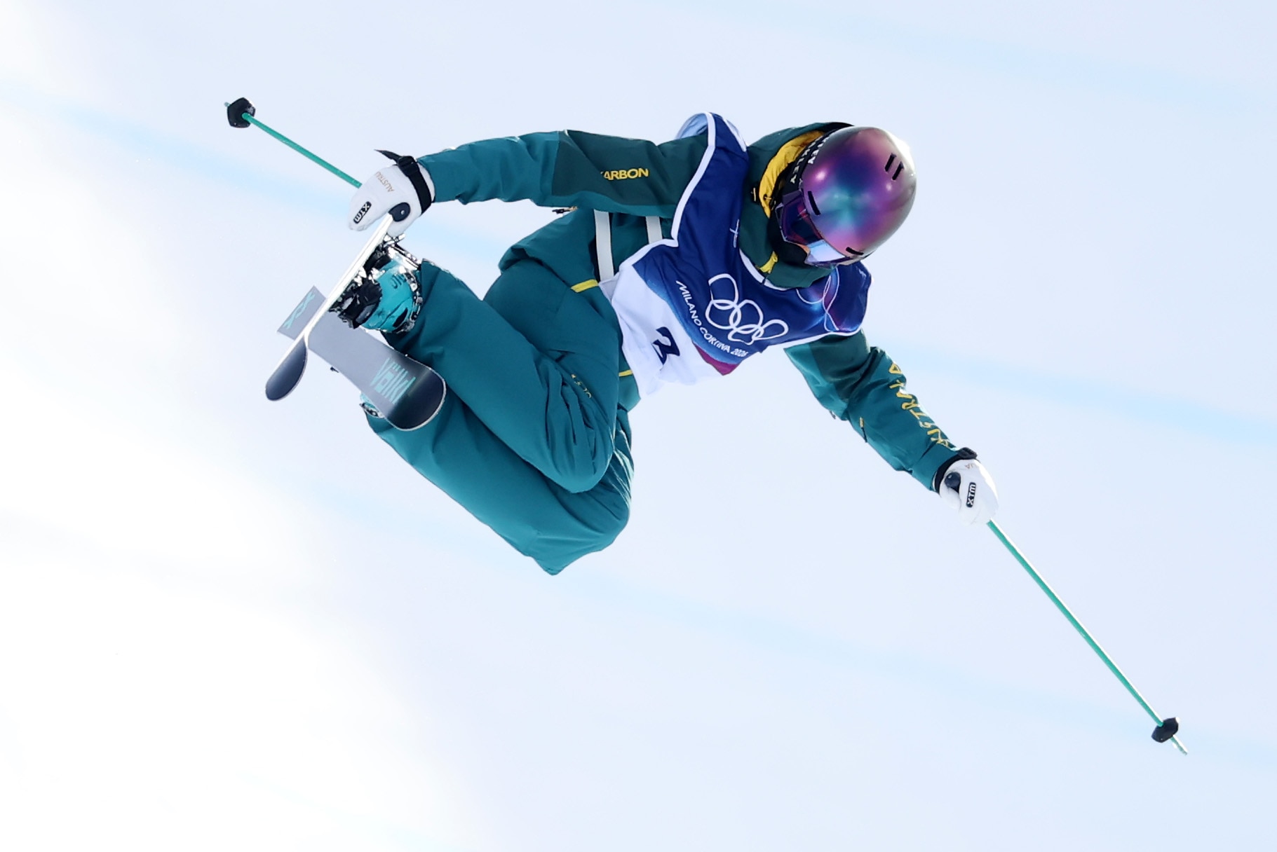 Indra Brown grabs her ski