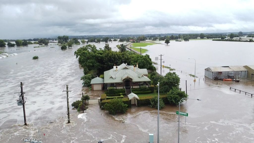 Dairy Farmer's message for Scott Morrison after flood disaster - ABC listen