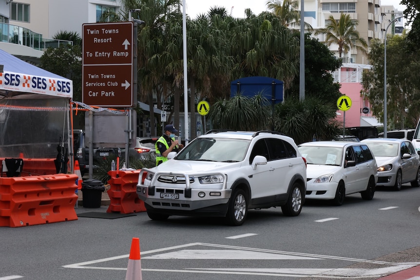 Queensland police at the border checkpoint in Coolangatta