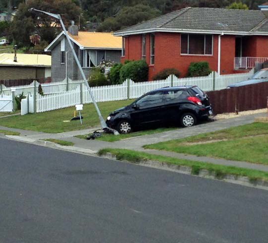 Three injured as car hits pedestrians - ABC News