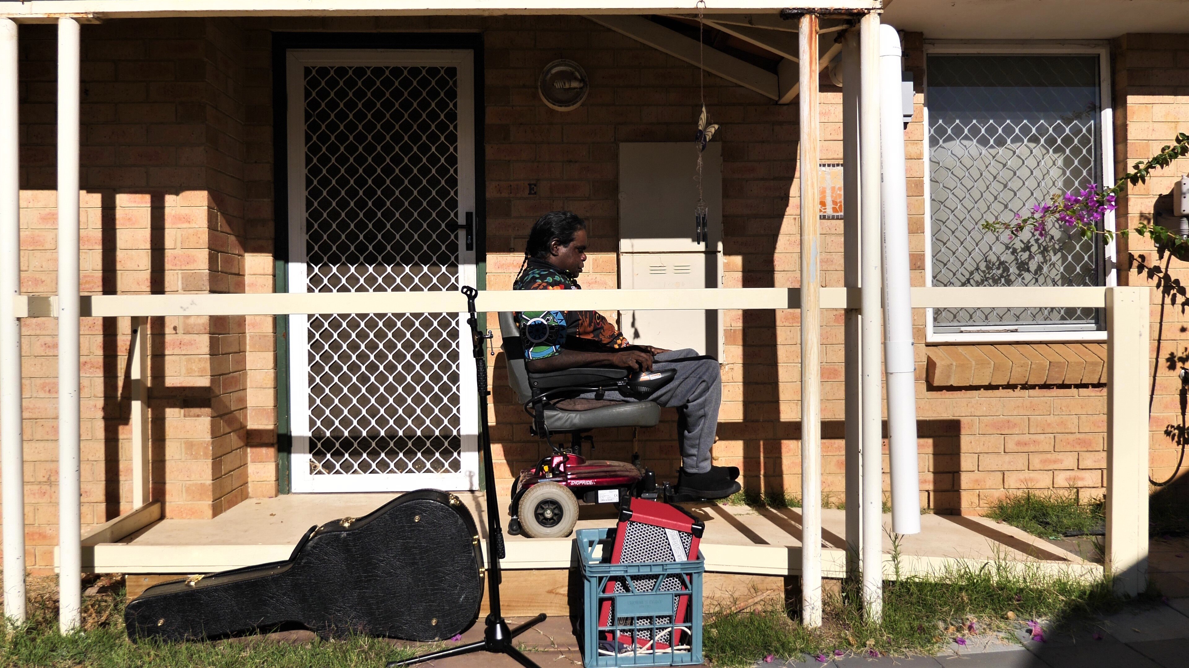 Geraldton busker Malcolm Walalgie says WA towns need improved