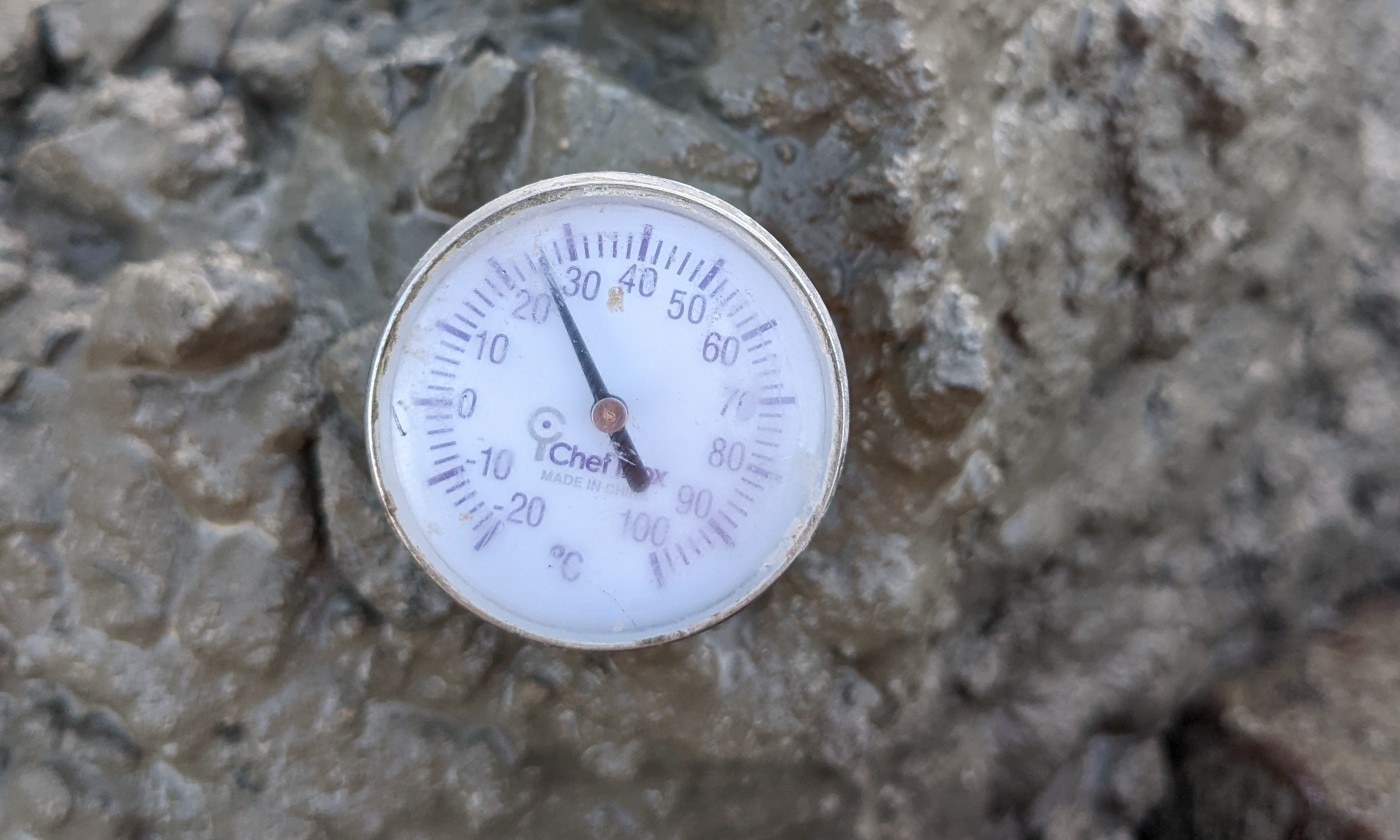 termômetro em concreto